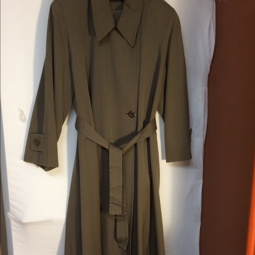 Gabardina Spring Cost
